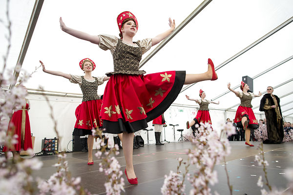 Hvert år i april fejrer Folketinget nye danske statsborgere med et på besøg på Christiansborg. Alle nye borgere, der har fået dansk statsborgerskab i løbet af 2015, får en invitation til statsborgerskabsdagen, som finder sted søndag den 17. april 2016.